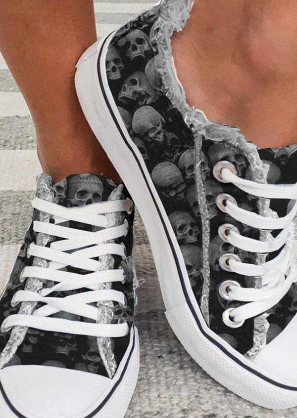 Sneakers Skull Lace Up Flat Sneakers in Black. Size: 40